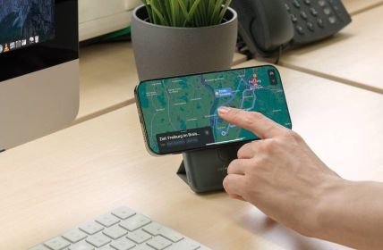 Revolutionäre Powerbank ermöglicht kabelloses Laden (Foto: Pearl GmbH)